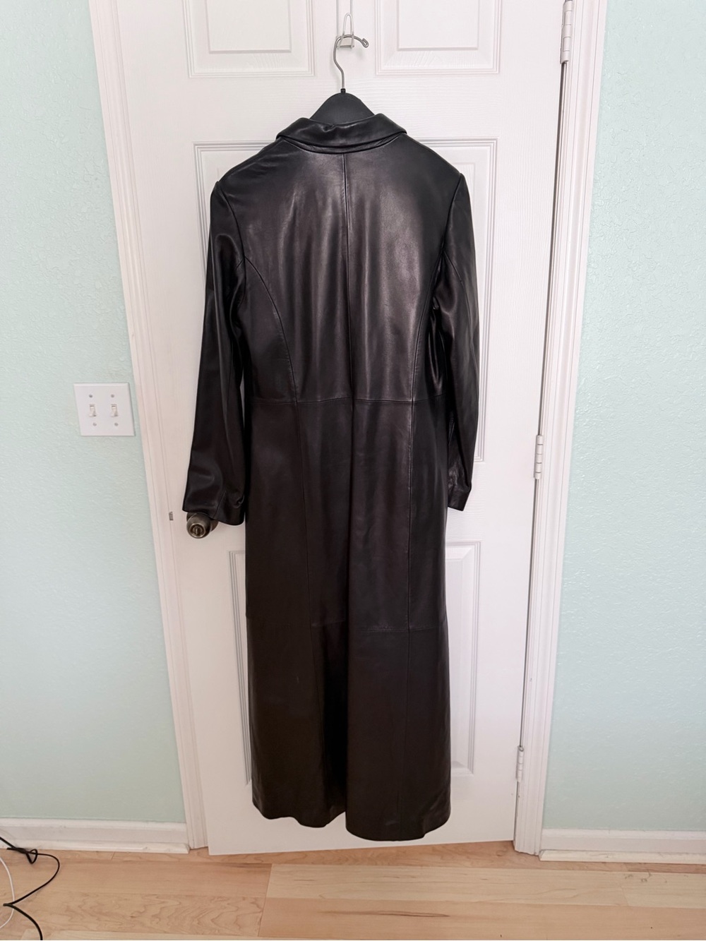 Rare Vintage Andrew Marc Black Long Leather Button-Front Coat - Picture 2 of 6
